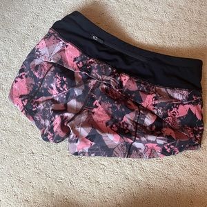 Lululemon Speed Up Low-Rise Shorts
